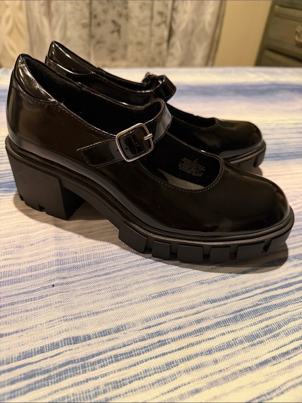 Patent Leather Black platform Mary Janes size 7
